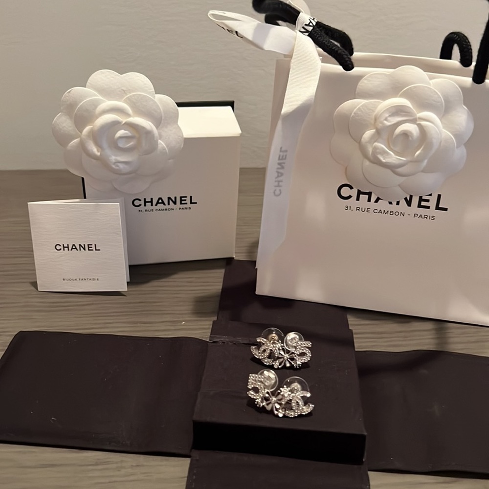 Chanel Crystal Four leaf clover Earrings